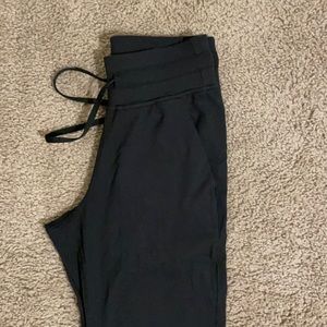 lululemon athletica black ready to rulu joggers - size 4
